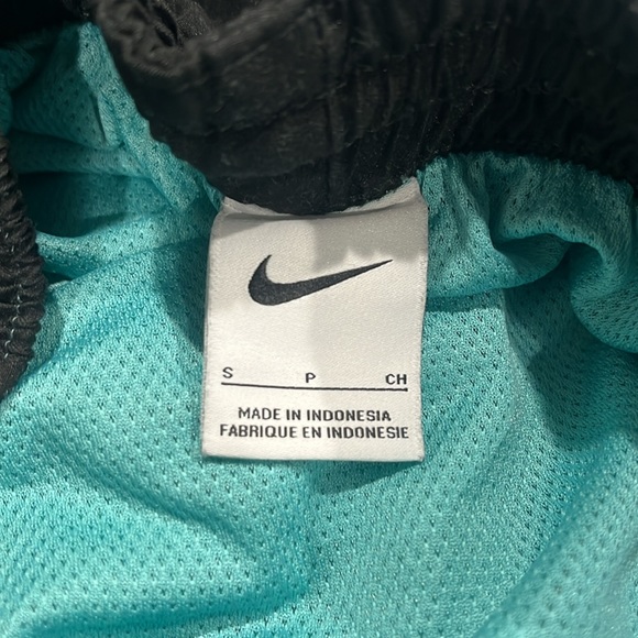 Men’s brand new swim shorts - Picture 2 of 4